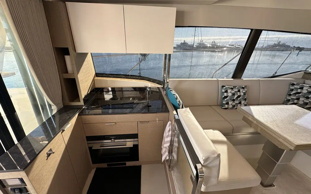 slider 19 Prestige Yachts 420 Fly