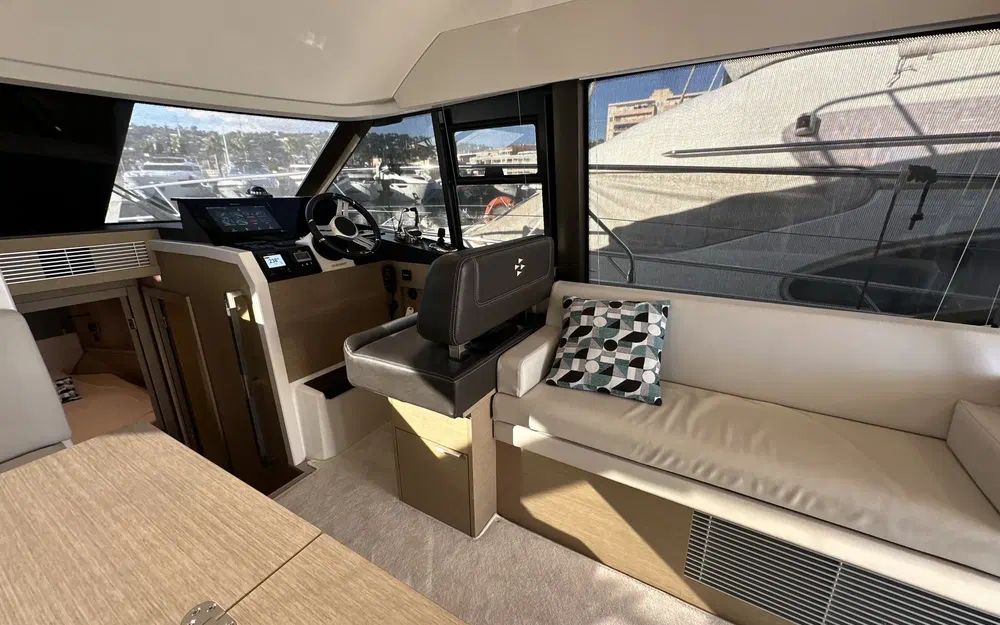 slider 21 Prestige Yachts 420 Fly