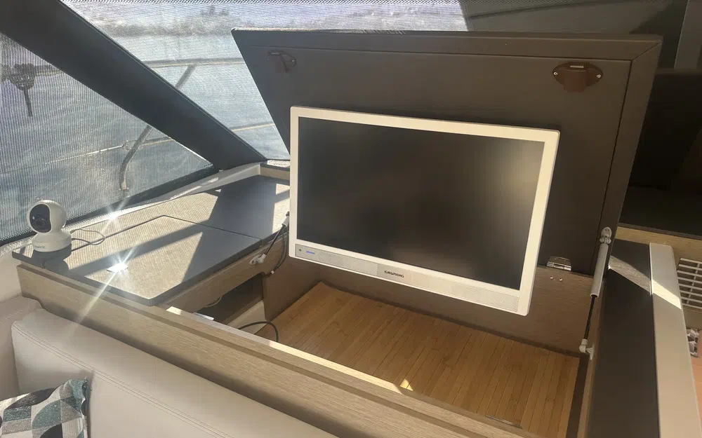 slider 25 Prestige Yachts 420 Fly