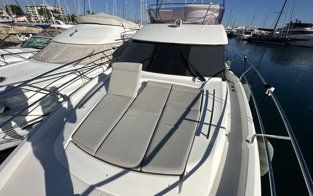 slider 5 Prestige Yachts 420 Fly