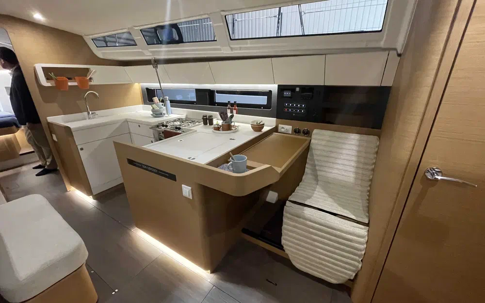 slider 11 Jeanneau Sun Odyssey 455