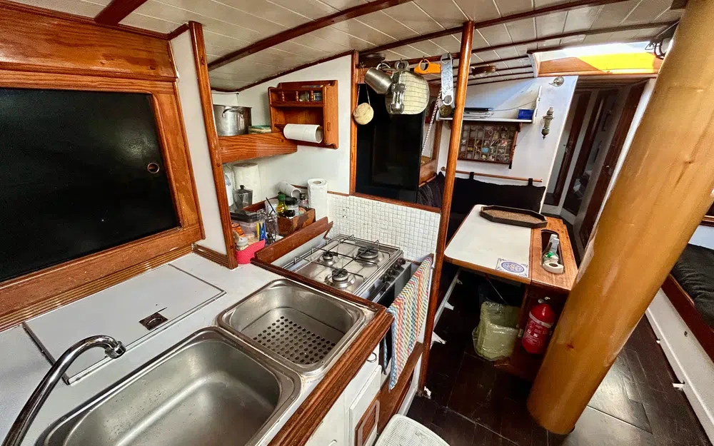 slider 14 Sciarrelli Schooner