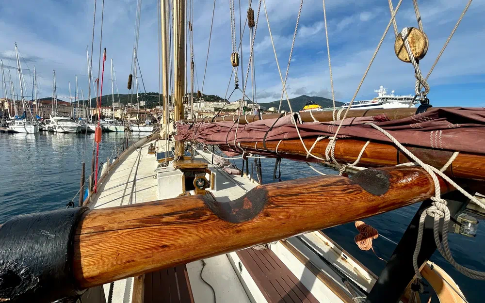 slider 17 Sciarrelli Schooner