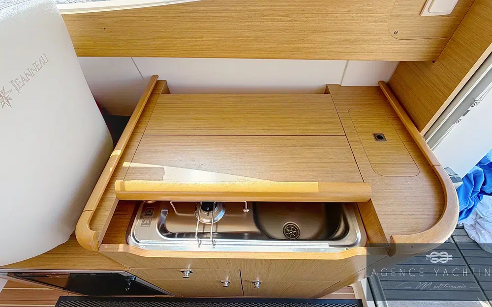 slider 13 Jeanneau Merry Fisher 8