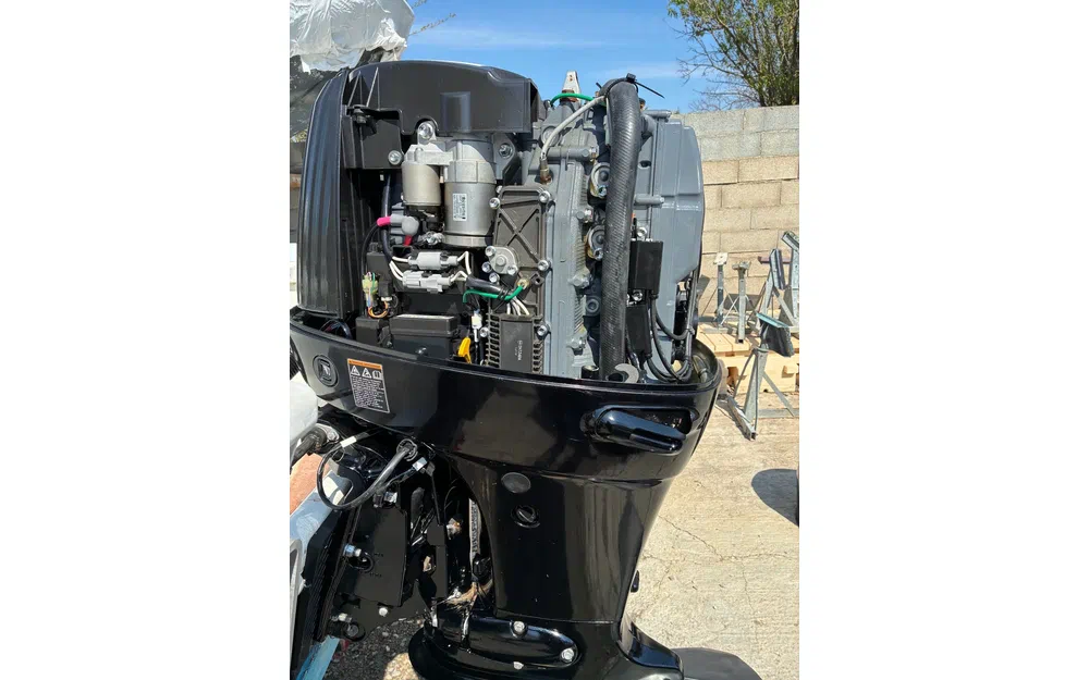 slider 3 SUZUKI DF 140 ATL  2021 - 41 H