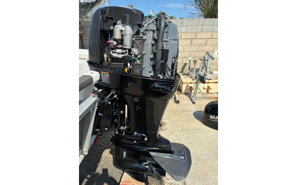 slider 4 SUZUKI DF 140 ATL  2021 - 41 H