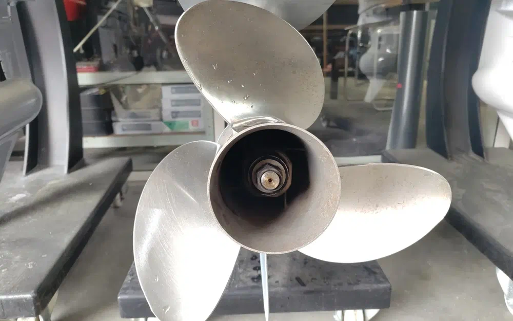 slider 2 MERCURY Verado L6 300 XXL