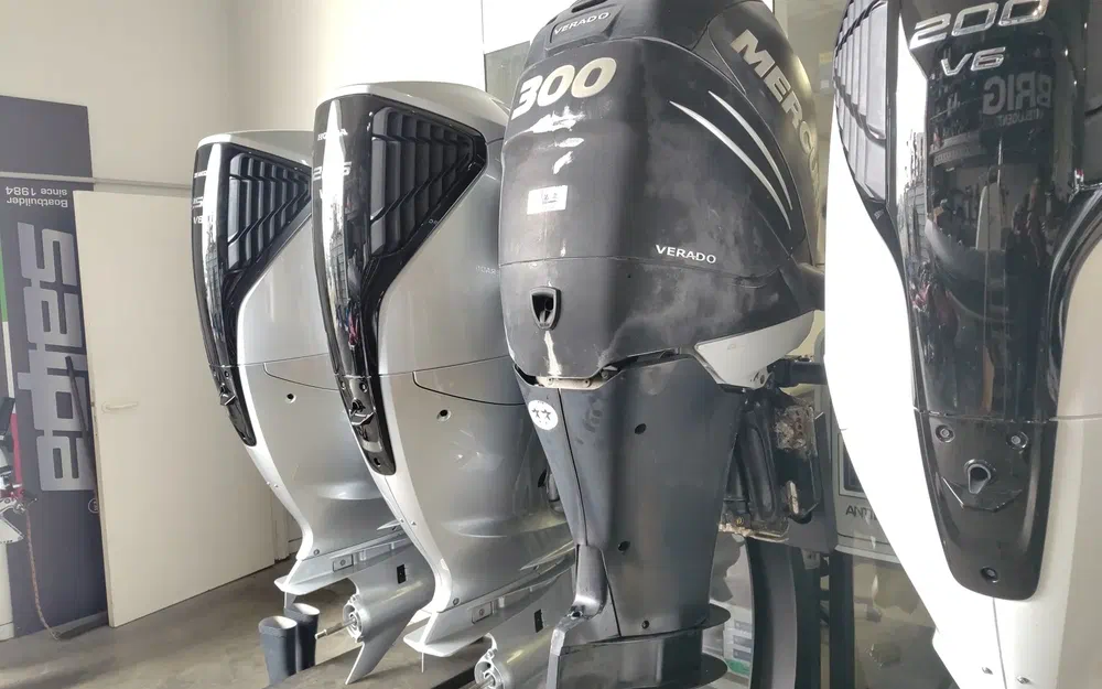 slider 1 MERCURY Verado L6 300 XXL