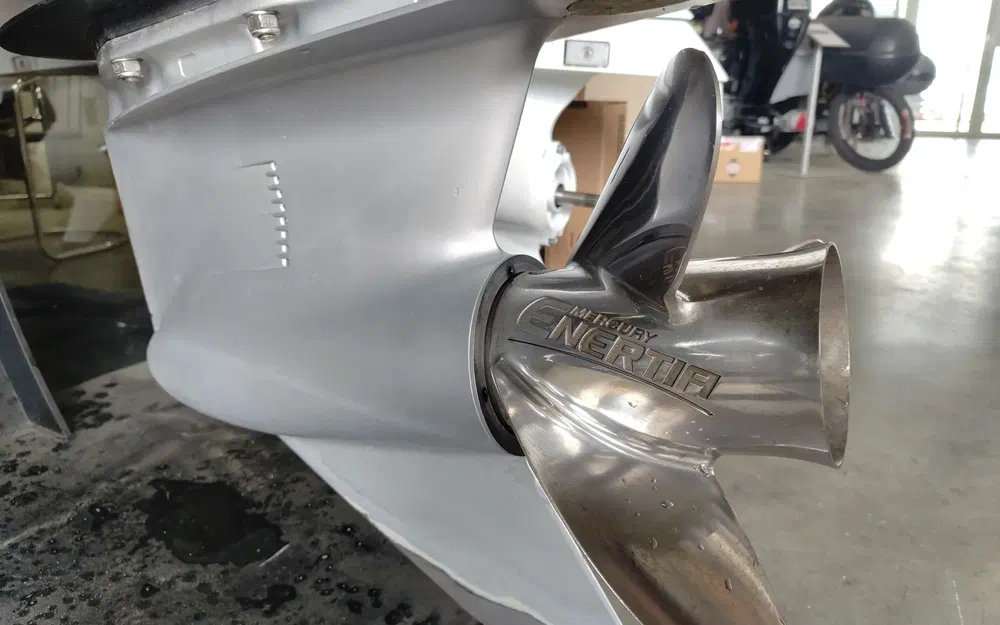 slider 3 MERCURY Verado L6 300 XXL