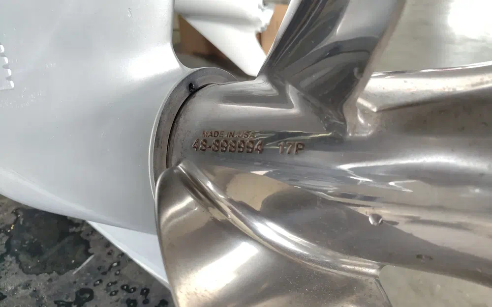 slider 4 MERCURY Verado L6 300 XXL