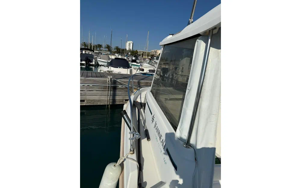 slider 12 Jeanneau Merry Fisher 580 Cabine