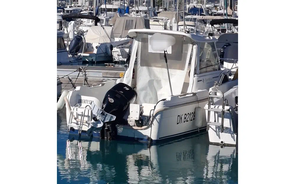 slider 1 Jeanneau Merry Fisher 580 Cabine