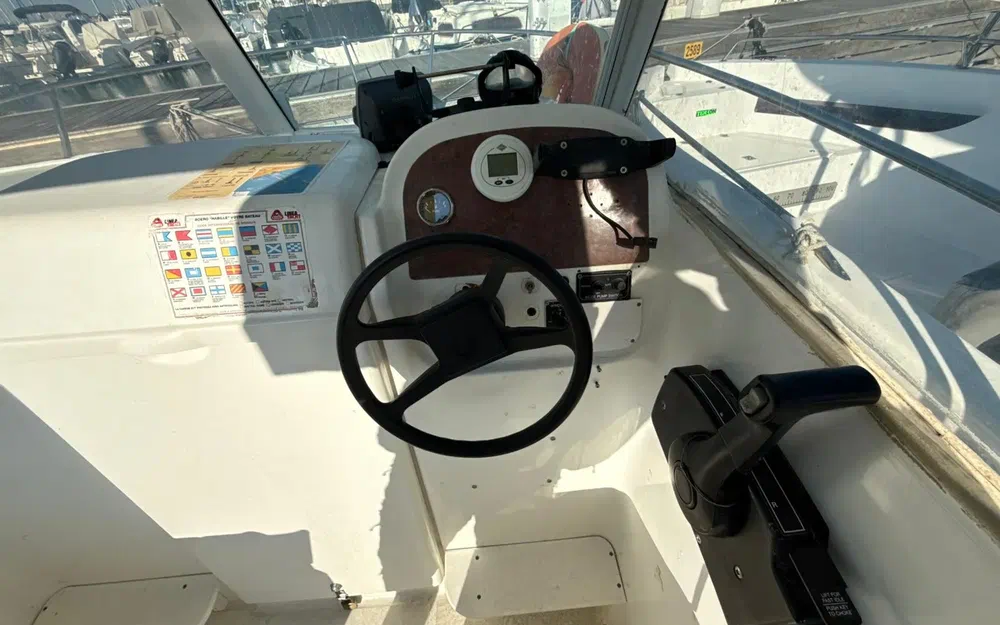 slider 3 Jeanneau Merry Fisher 580 Cabine