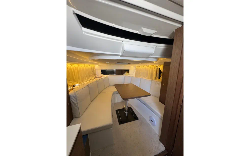 slider 9 Jeanneau Cap Camarat 10.5 WA