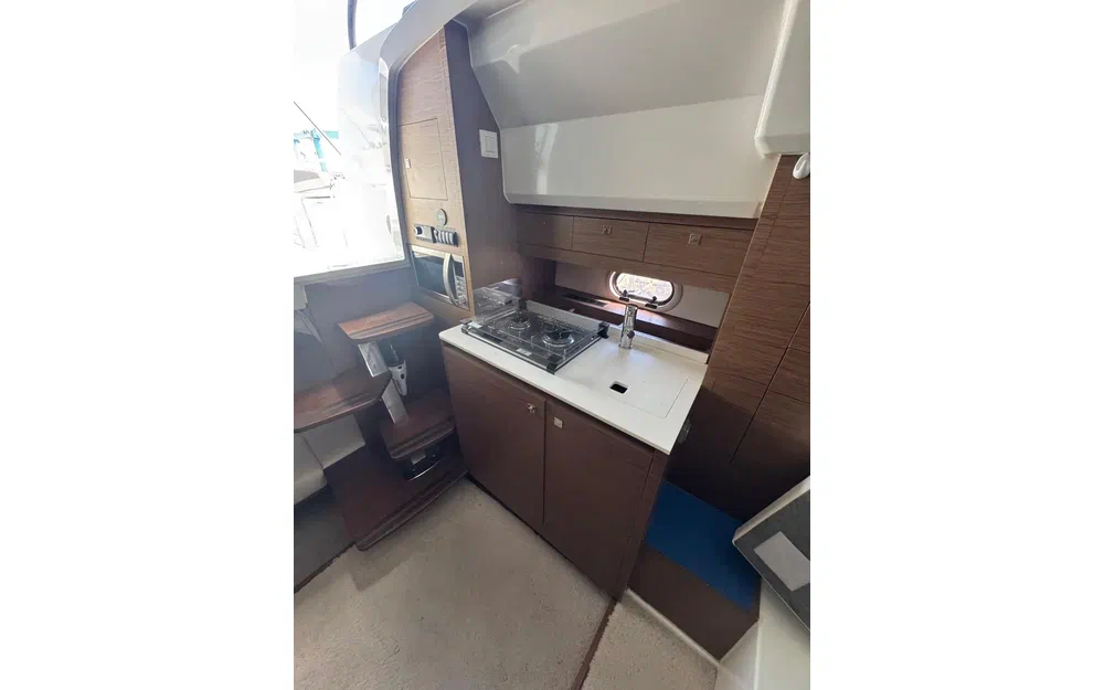 slider 11 Jeanneau Cap Camarat 10.5 WA