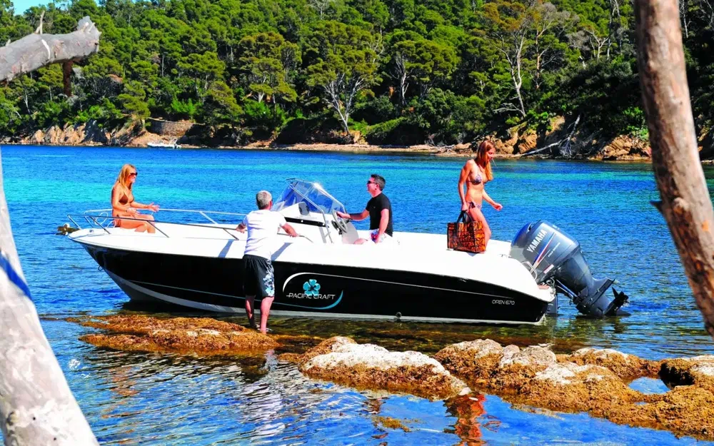 slider 10 Pacific Craft 670 Open