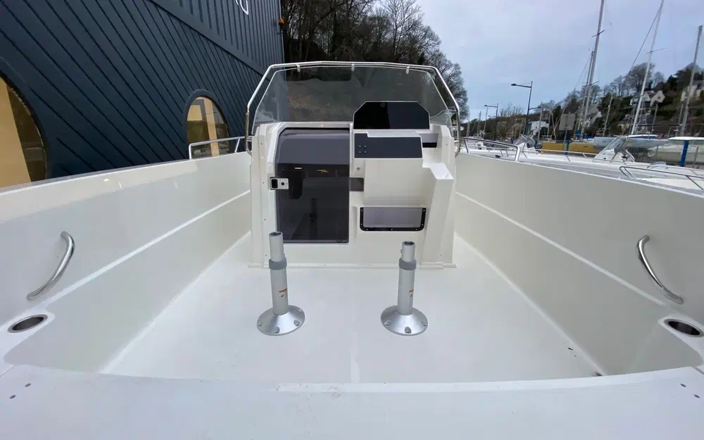 slider 13 Pacific Craft 670 Open