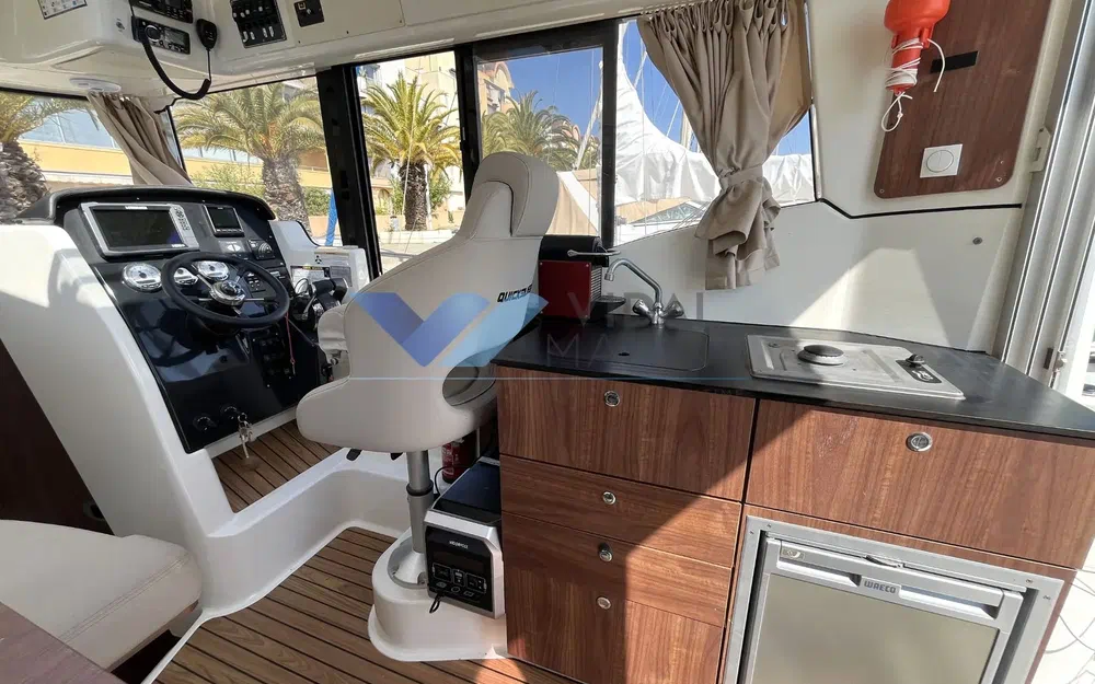 slider 11 Quicksilver 905 Pilothouse