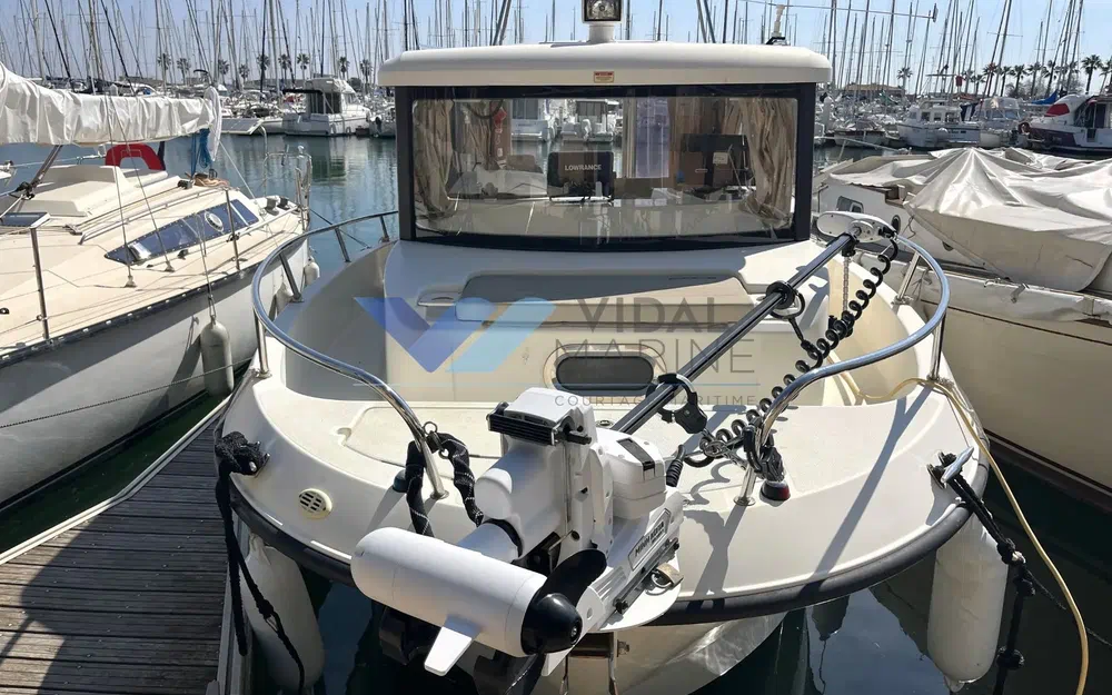 slider 14 Quicksilver 905 Pilothouse