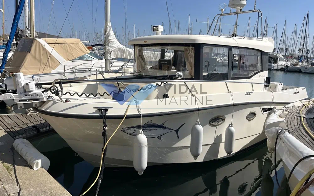 slider 15 Quicksilver 905 Pilothouse