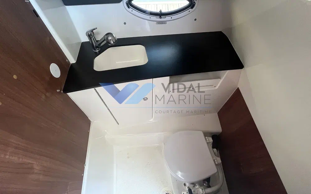 slider 5 Quicksilver 905 Pilothouse