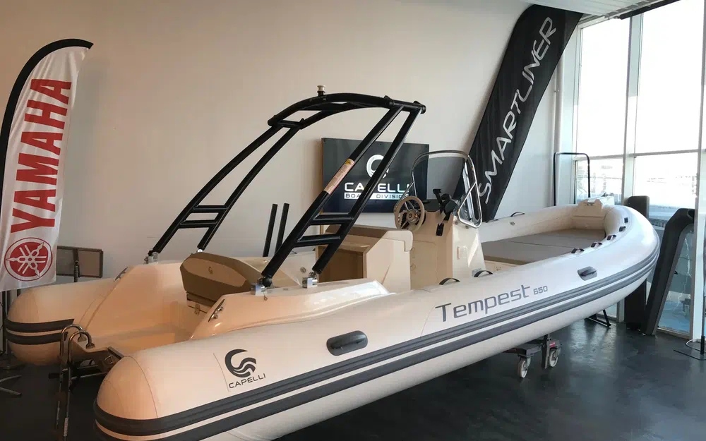 slider 2 Capelli Tempest 650 Open