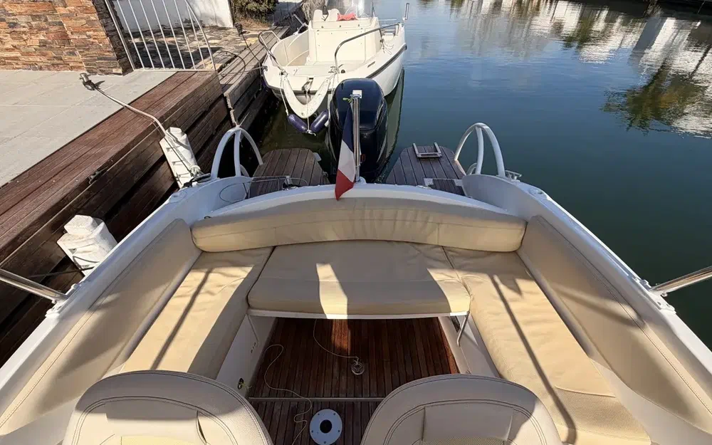 slider 9 Beneteau Flyer 750 Sun Deck