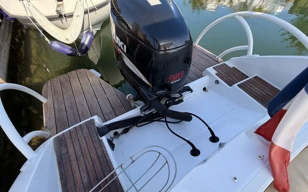 slider 13 Beneteau Flyer 750 Sun Deck