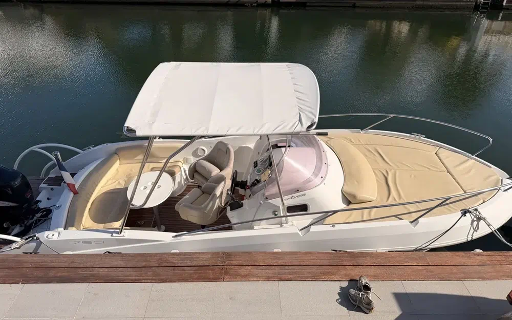 slider 1 Beneteau Flyer 750 Sun Deck