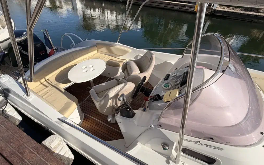 slider 6 Beneteau Flyer 750 Sun Deck