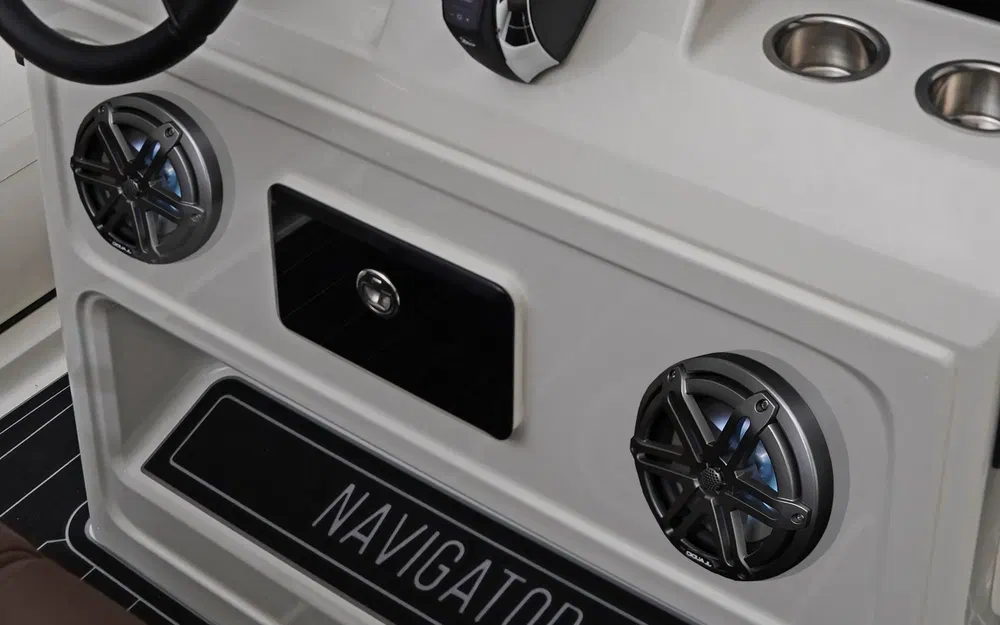 slider 7 Brig Navigator 24 Hypalon