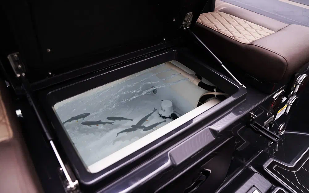 slider 9 Brig Navigator 26 Hypalon