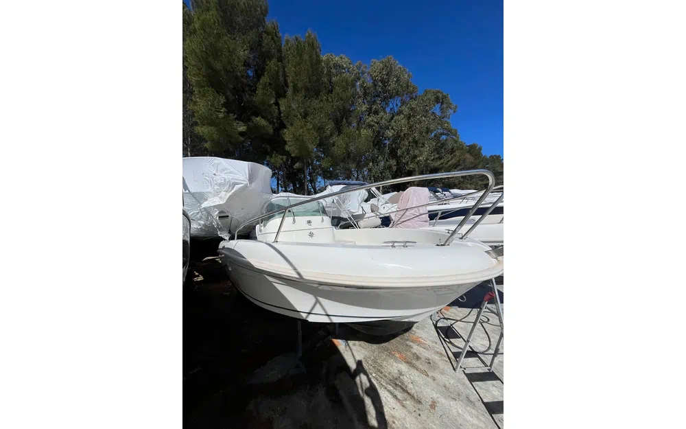 slider 2 Jeanneau Cap Camarat 515