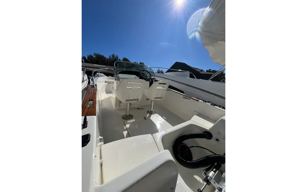 slider 8 Jeanneau Cap Camarat 515