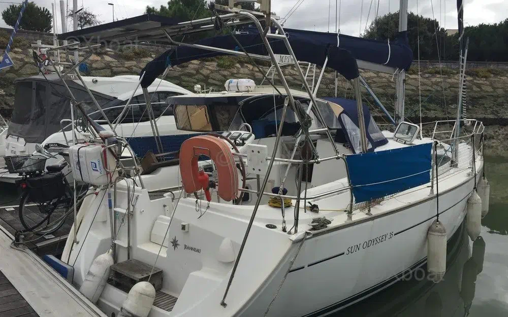 slider 2 Jeanneau Sun Odyssey 35
