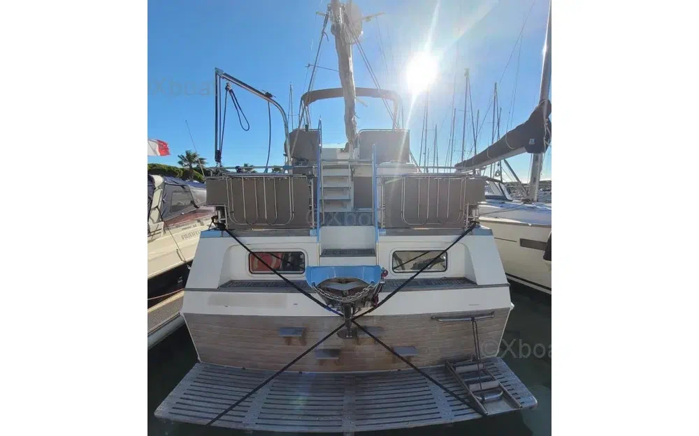 slider 4 American Marine Grand Banks 42 Motor Yacht