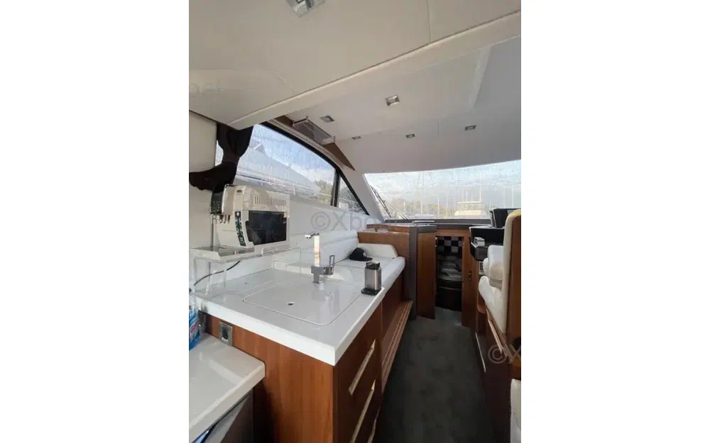 slider 9 Galeon 420 Fly