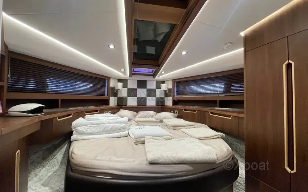 slider 11 Galeon 420 Fly