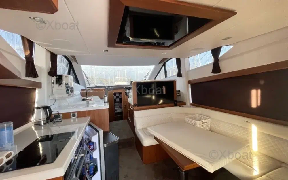 slider 6 Galeon 420 Fly