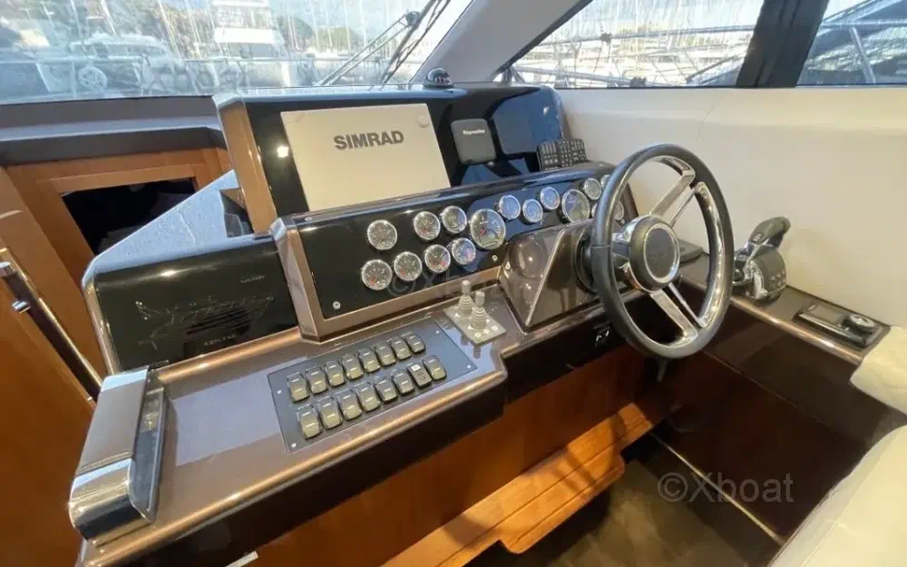 slider 7 Galeon 420 Fly