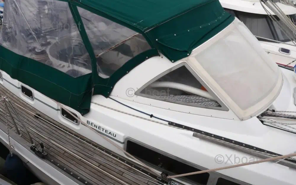 slider 10 Beneteau Oceanis 44 CC