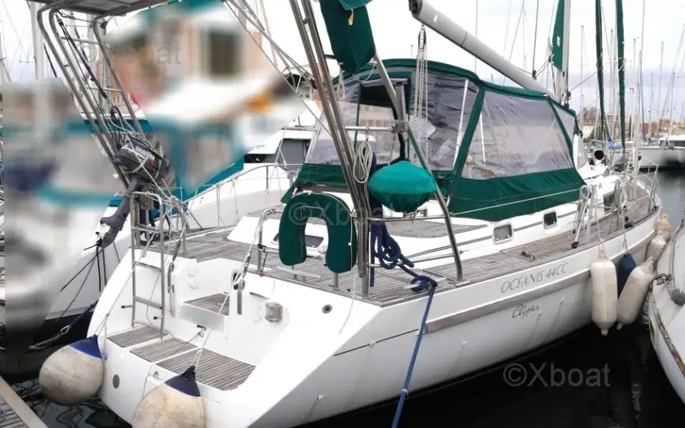 slider 1 Beneteau Oceanis 44 CC