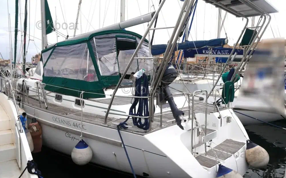 slider 2 Beneteau Oceanis 44 CC