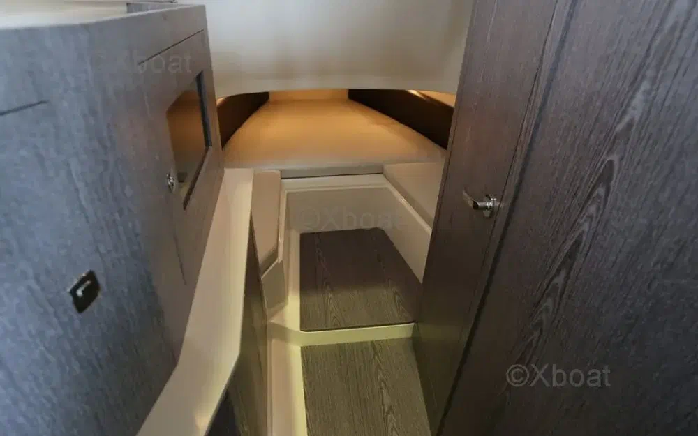 slider 8 Capelli Tempest 40