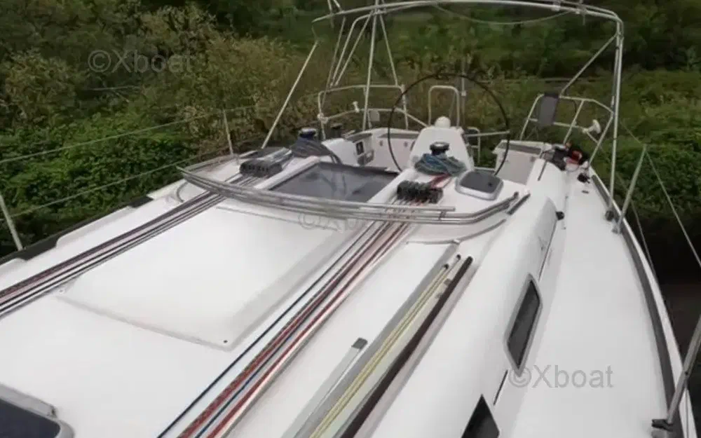 slider 11 Dufour 40 PERFORMANCE