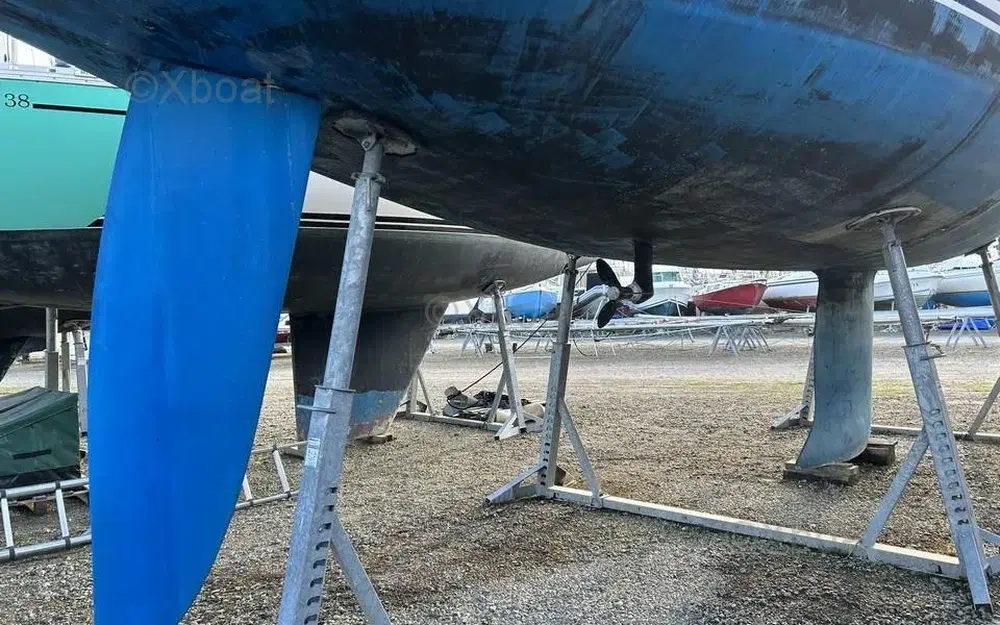 slider 3 Dufour 40 PERFORMANCE