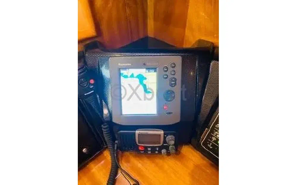 slider 9 Bavaria 42 cruiser