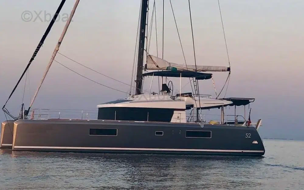 slider 0 Lagoon 52 F