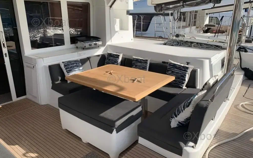 slider 4 Lagoon 52 F