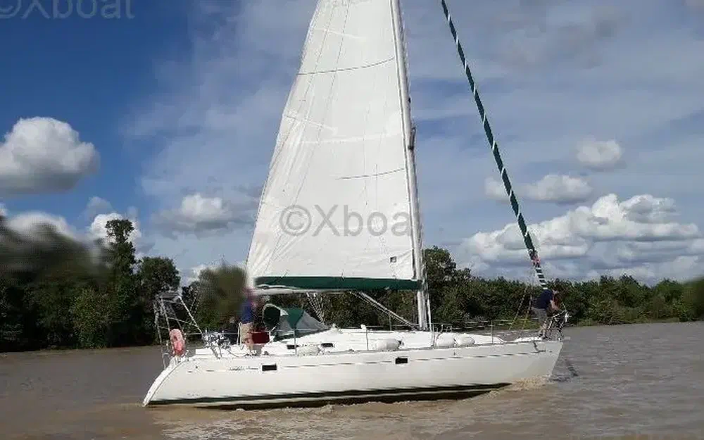 slider 0 Beneteau Oceanis 381